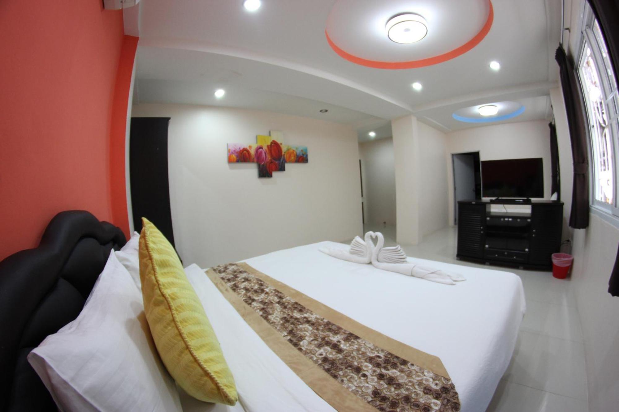 Tulip Inn Patong Экстерьер фото